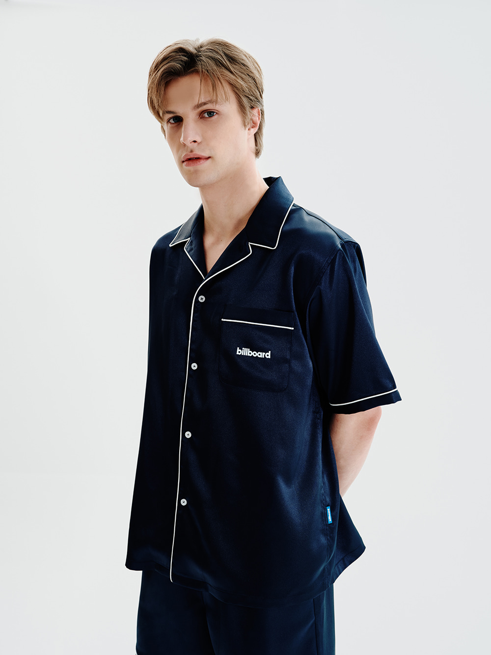 [김민규,루키 착용] Satin Pajama Half Sleeved Shirt_Navy